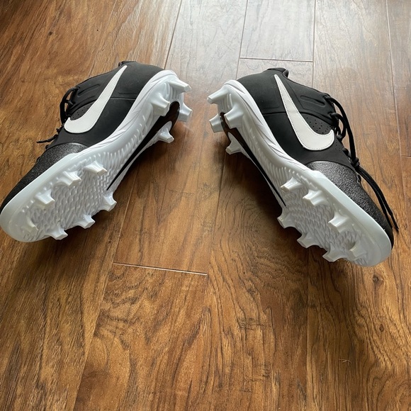 Nike Other - NEW Nike Men’s Black Athletic Cleats, Size 13